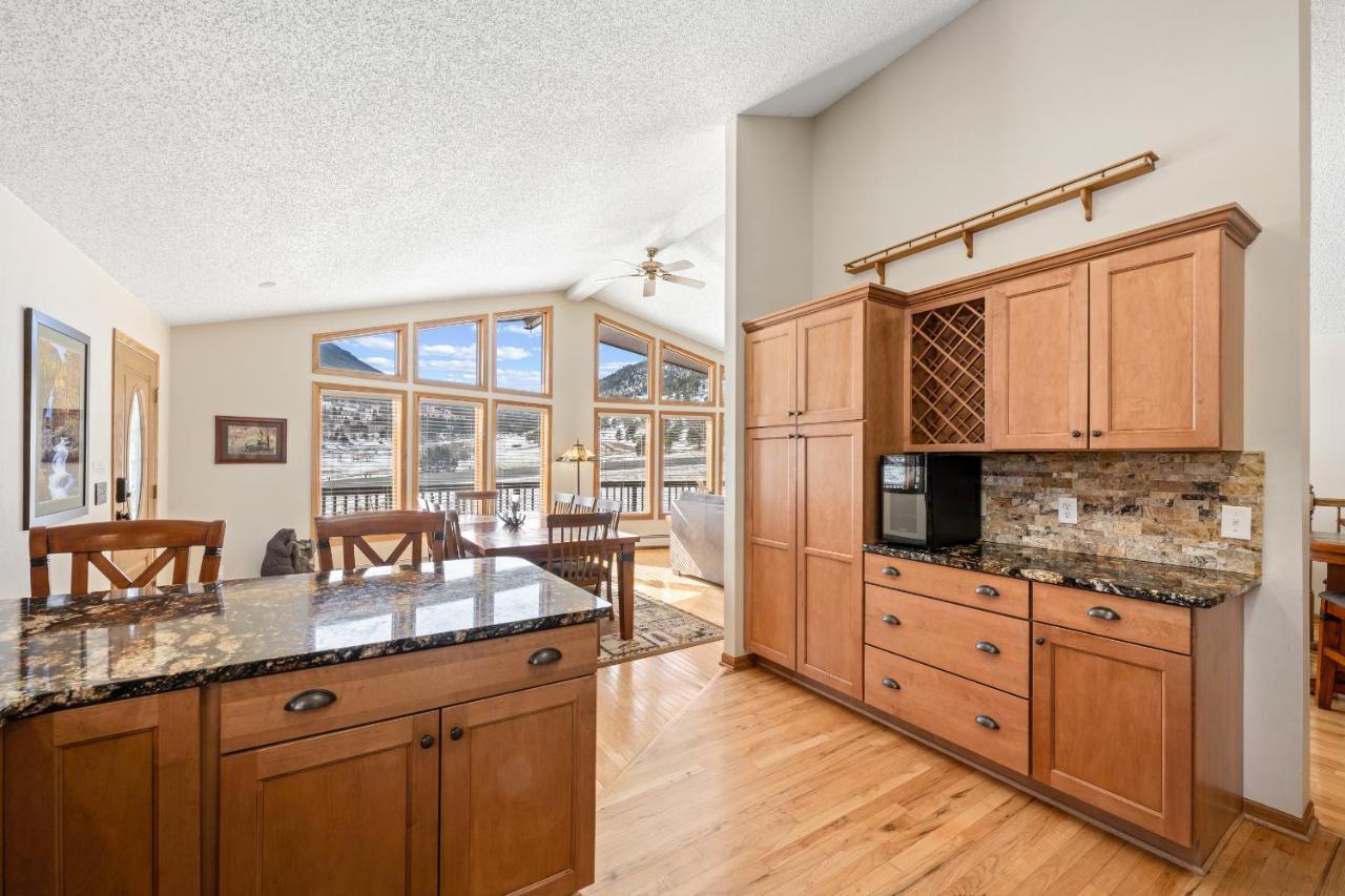 Lily Mountain Lodge - Amazing Mountains Views, Private Hot Tub, Great Location Естес Парк Екстериор снимка
